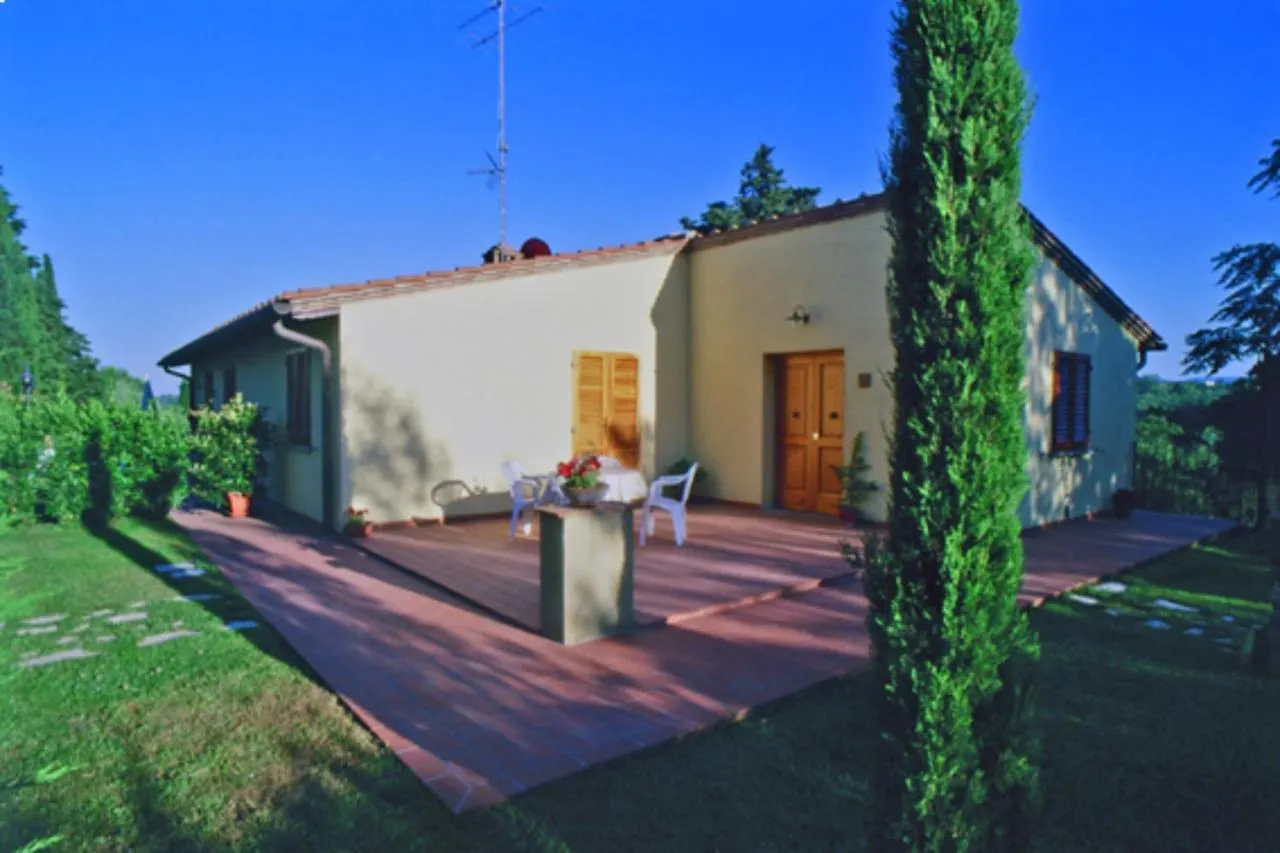 Apartment Agriturismo Il Pino - Appartamento Ginepro Gambassi Terme Italy